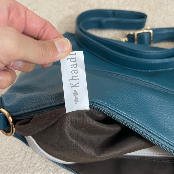 Vegan leather tote with insert n crossbody strap - Picture 7 of 10